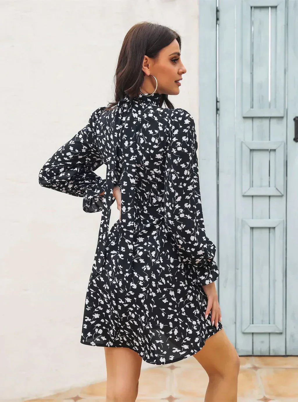 Patterned Arm Flared Flowered Gown with V-Neck Chiffon Drawstring