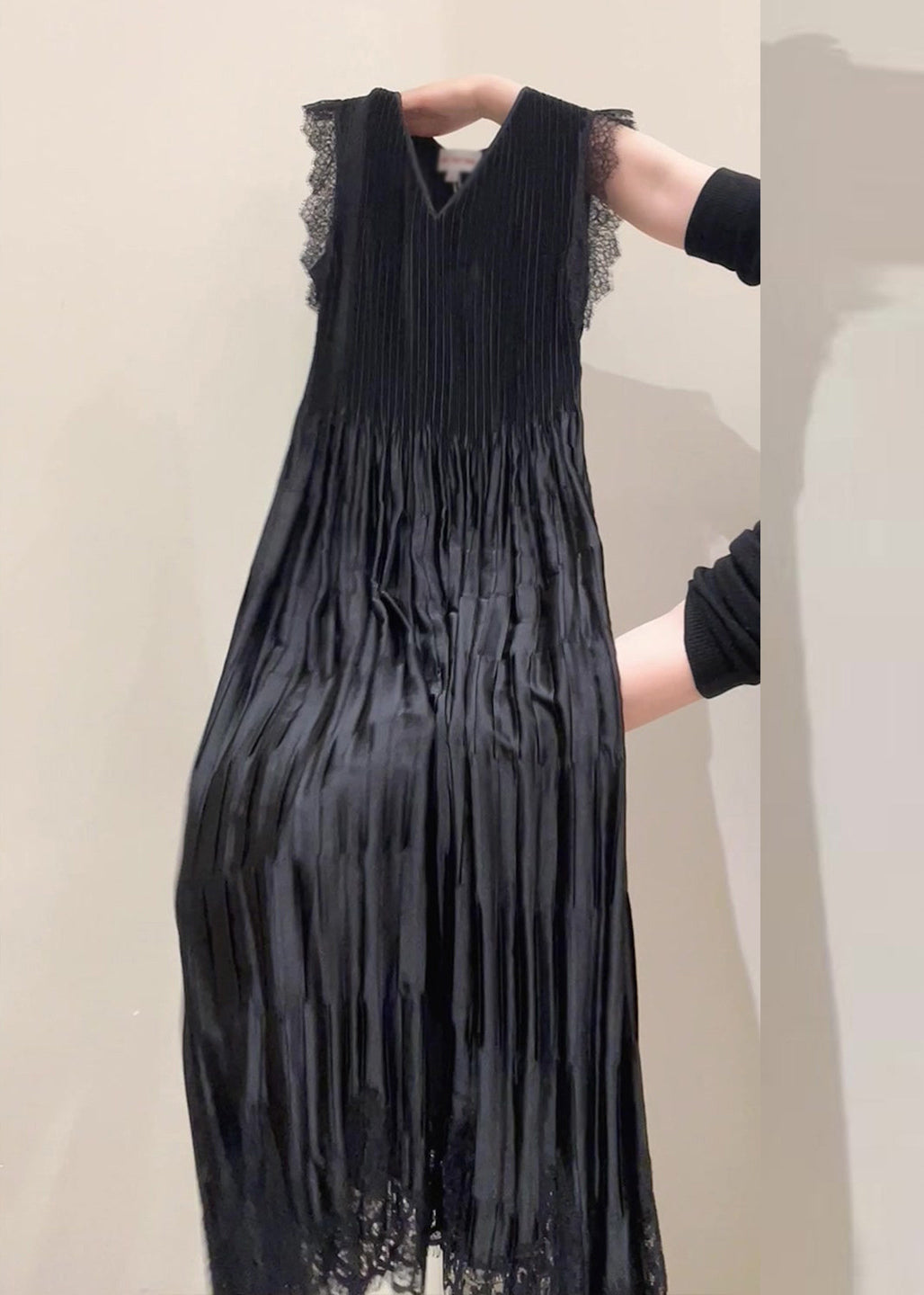 V Neck Lace Cap Sleeve Plisse Pleat A Line Midi Dress