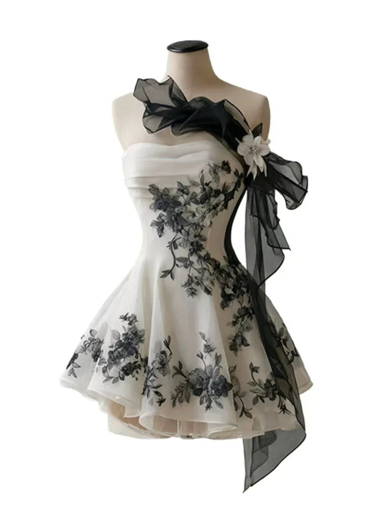 Vintage Style Off Shoulder Strapless Dresses Women Spring Summer New Elegant Slim Short Dress Fashion Design Party Outfits