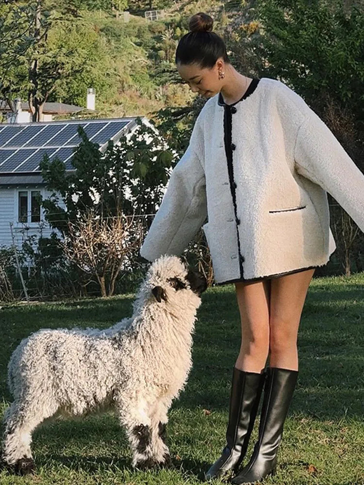 New Women's Round Collar Lamb Wool Warm Jacket Fashion Contrast Single Breasted Pockets Loose Coat Female Thermal Outwear