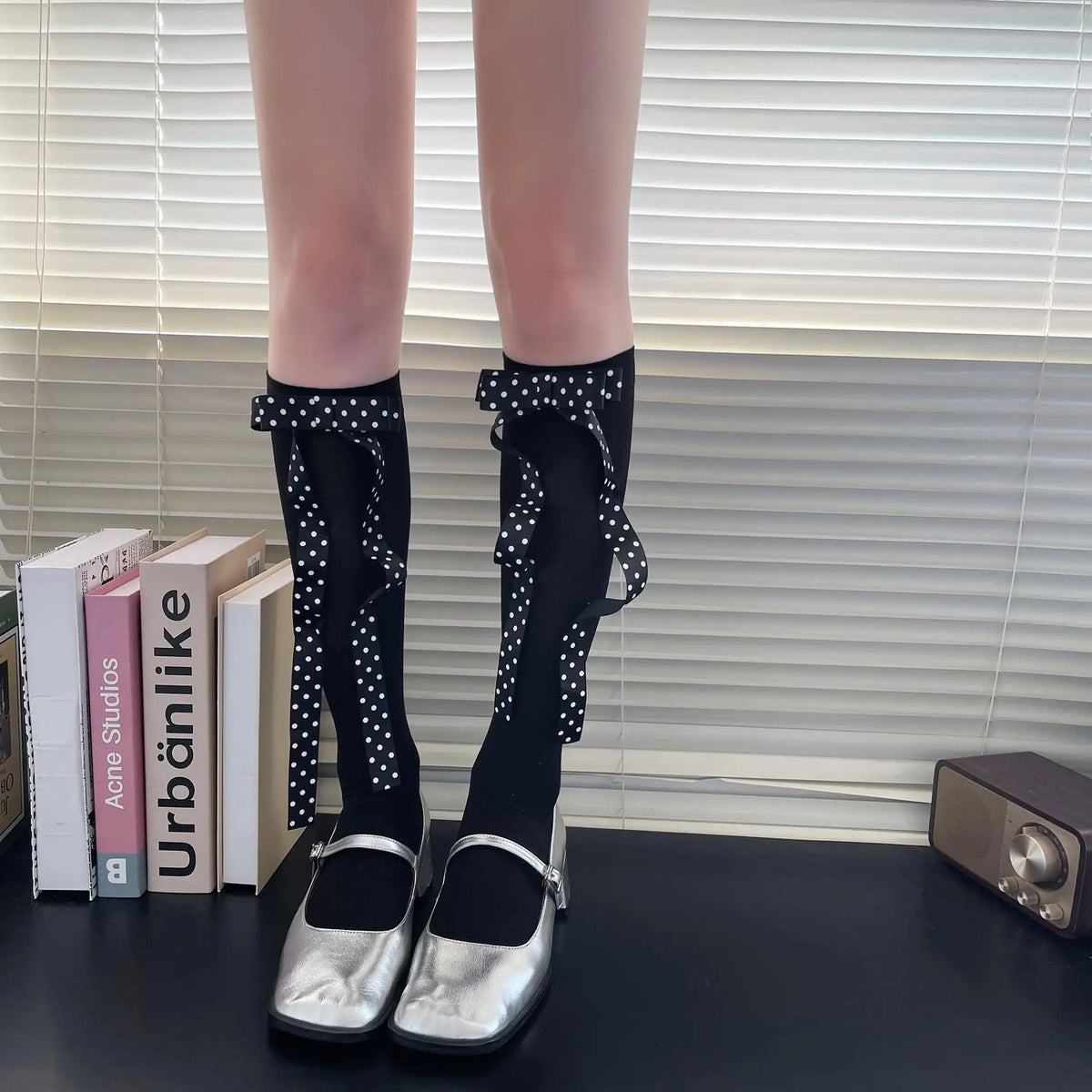 Fashion Lolita Solid Color Black White Polka Dot Ribbon Socks Stockings Women Polka Dot Ribbon Bow Lolita Sweet Girls Knee Socks