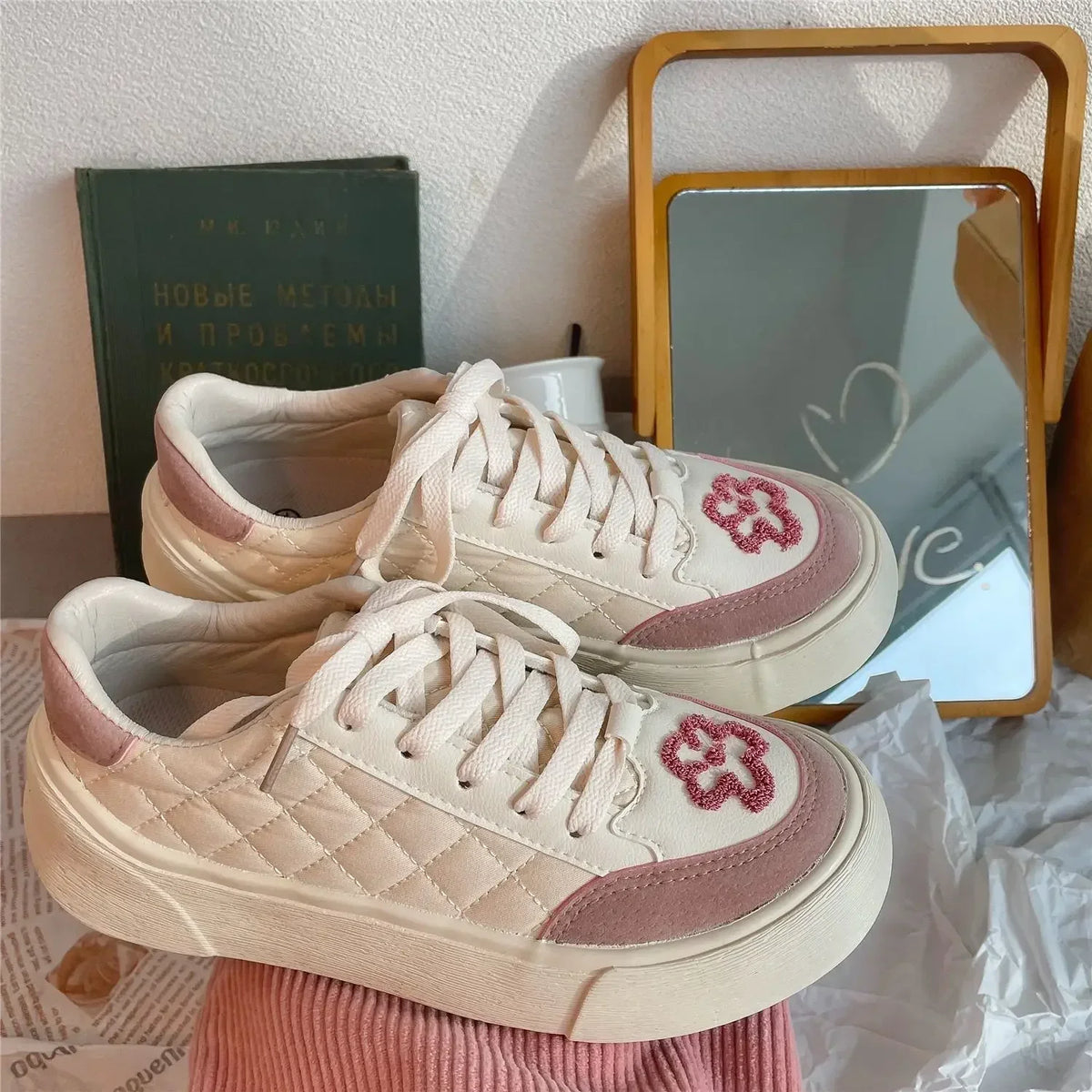 Women's Shoes Kawaii Canvas Cute Female Footwear Round Toe Original Urban With Young On Sale Daily Routine Luxury Trends