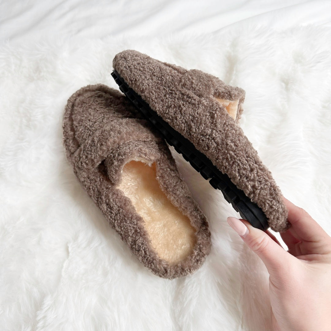 Ava Soft Teddy Slippers