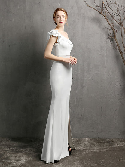 Elegant and dignified banquet evening dress
