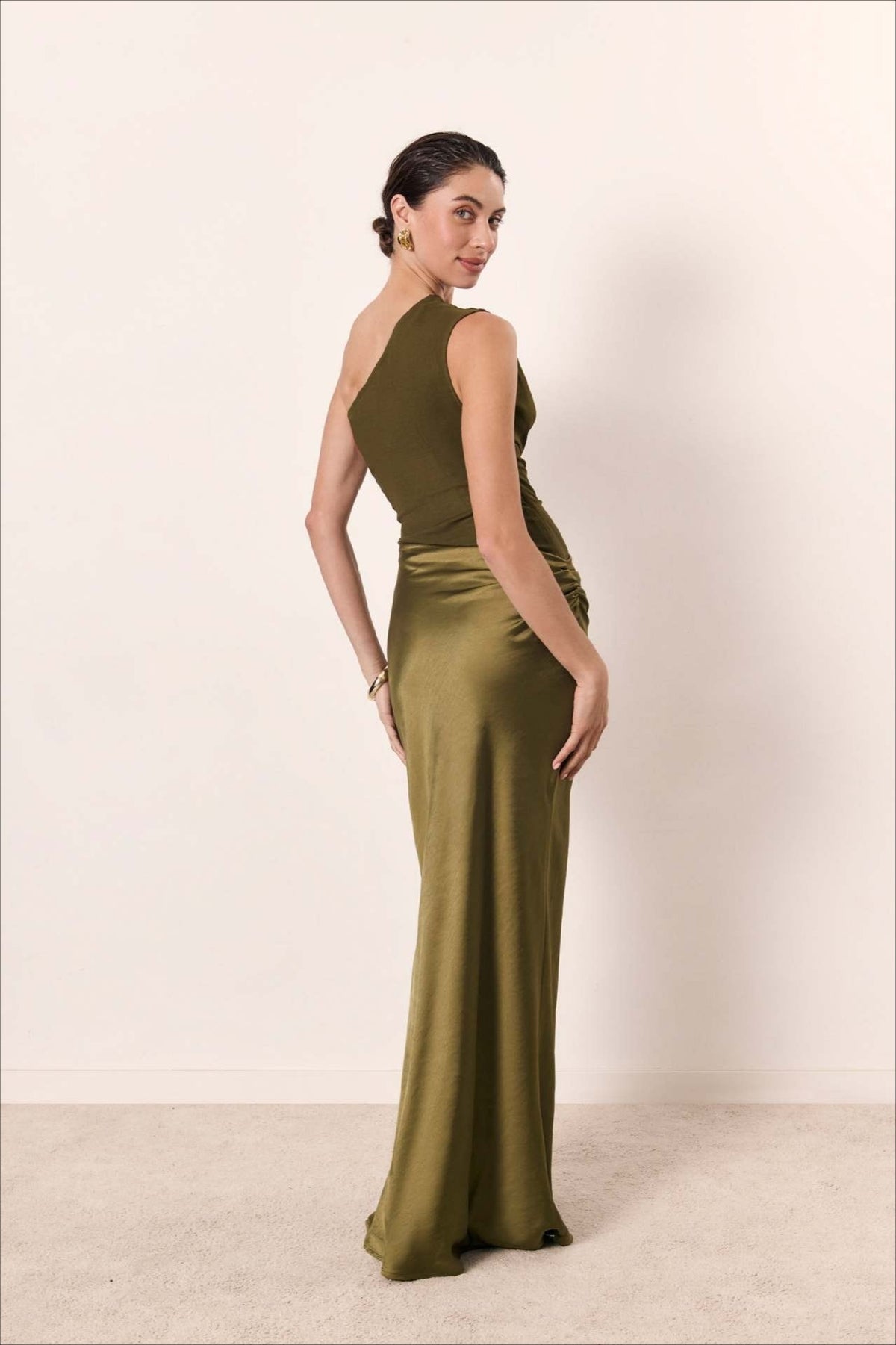 Solid Asymmetric Neckline Sleeveless Formal Dress