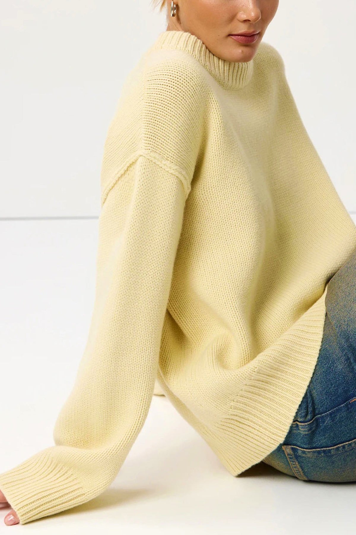 Round Neck Solid Color Pullover Sweater