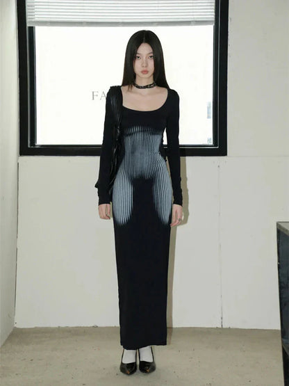 Optical Illusion Body Print Scoop Neck Long Sleeve Maxi Dress