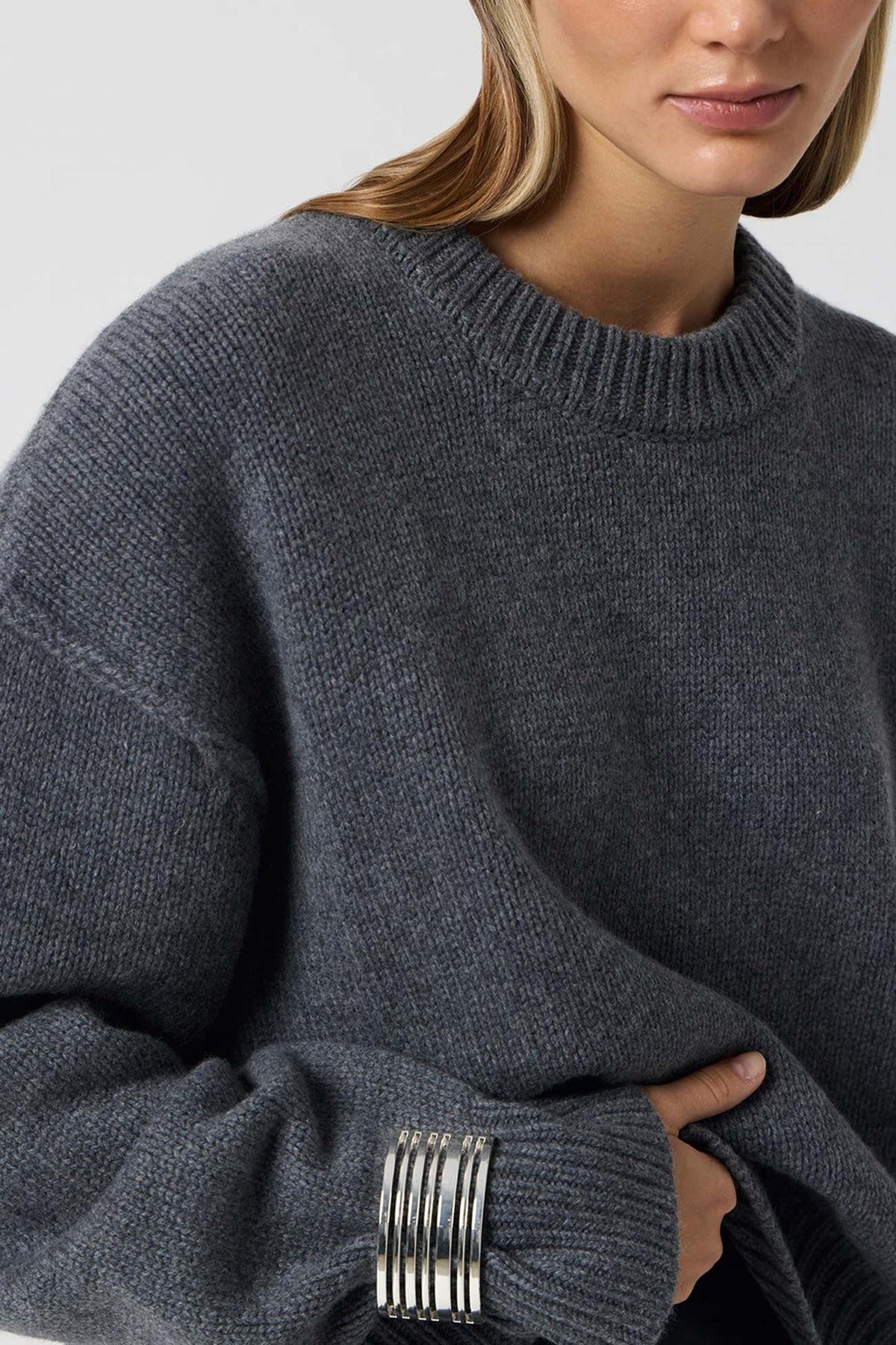 Round Neck Solid Color Pullover Sweater