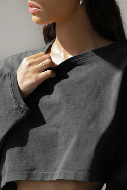 Solid Cropped Crew Neck Sweatshirt