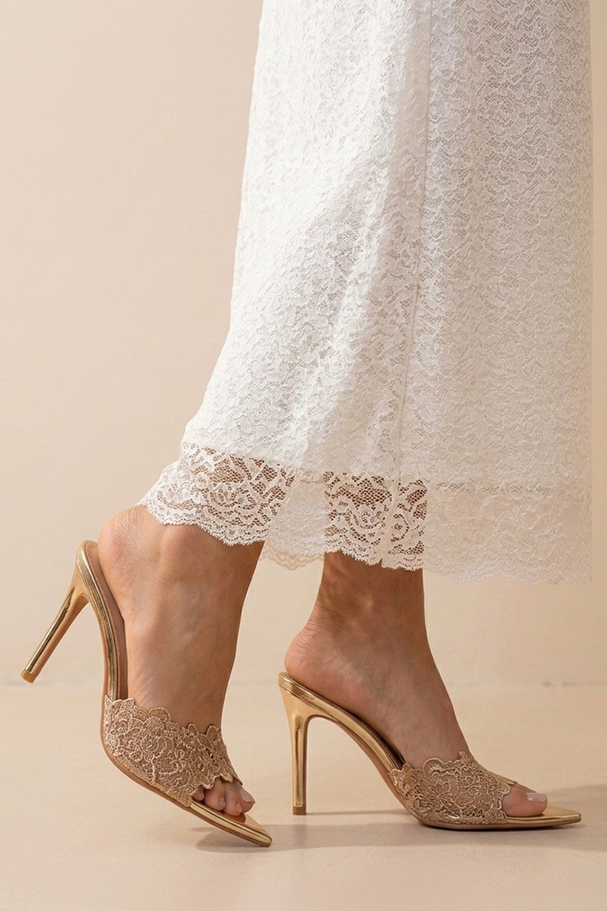 Lace Pointed High Heels