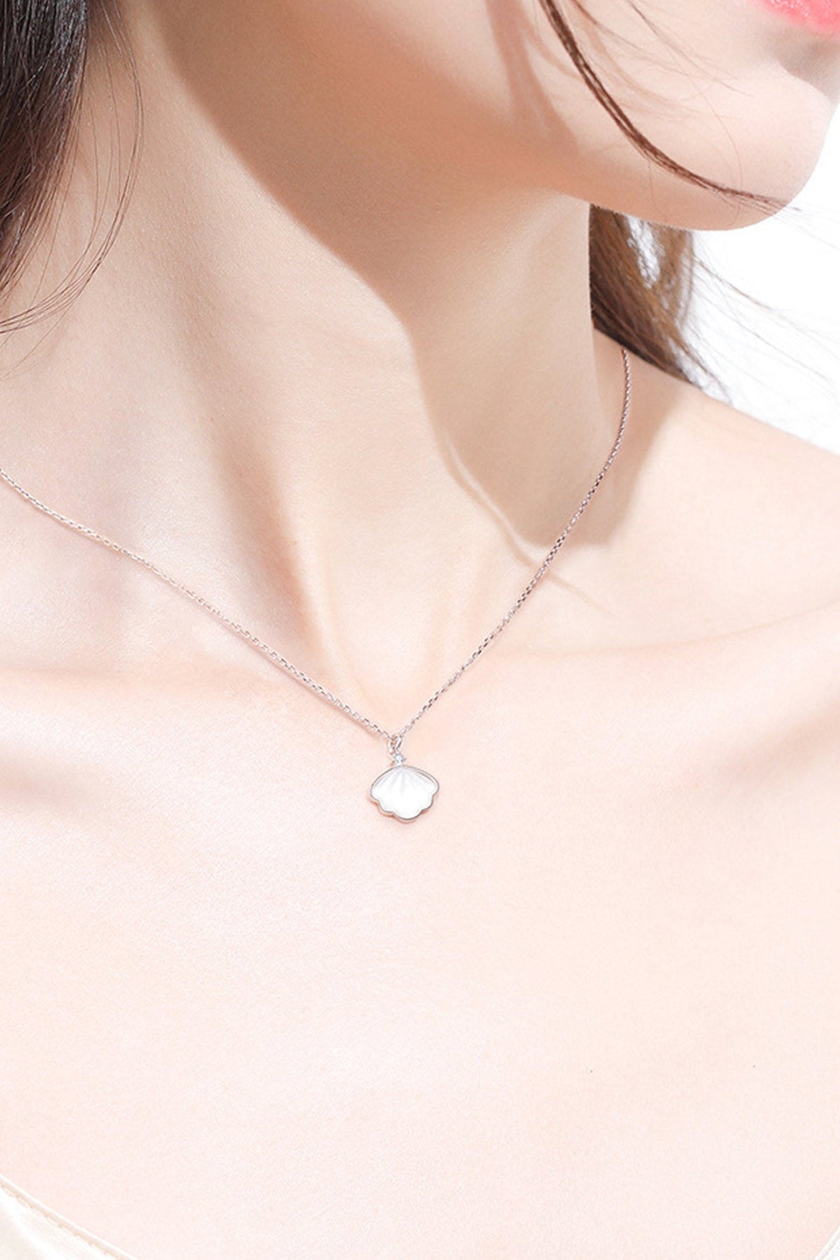 Shell Pendant Necklace