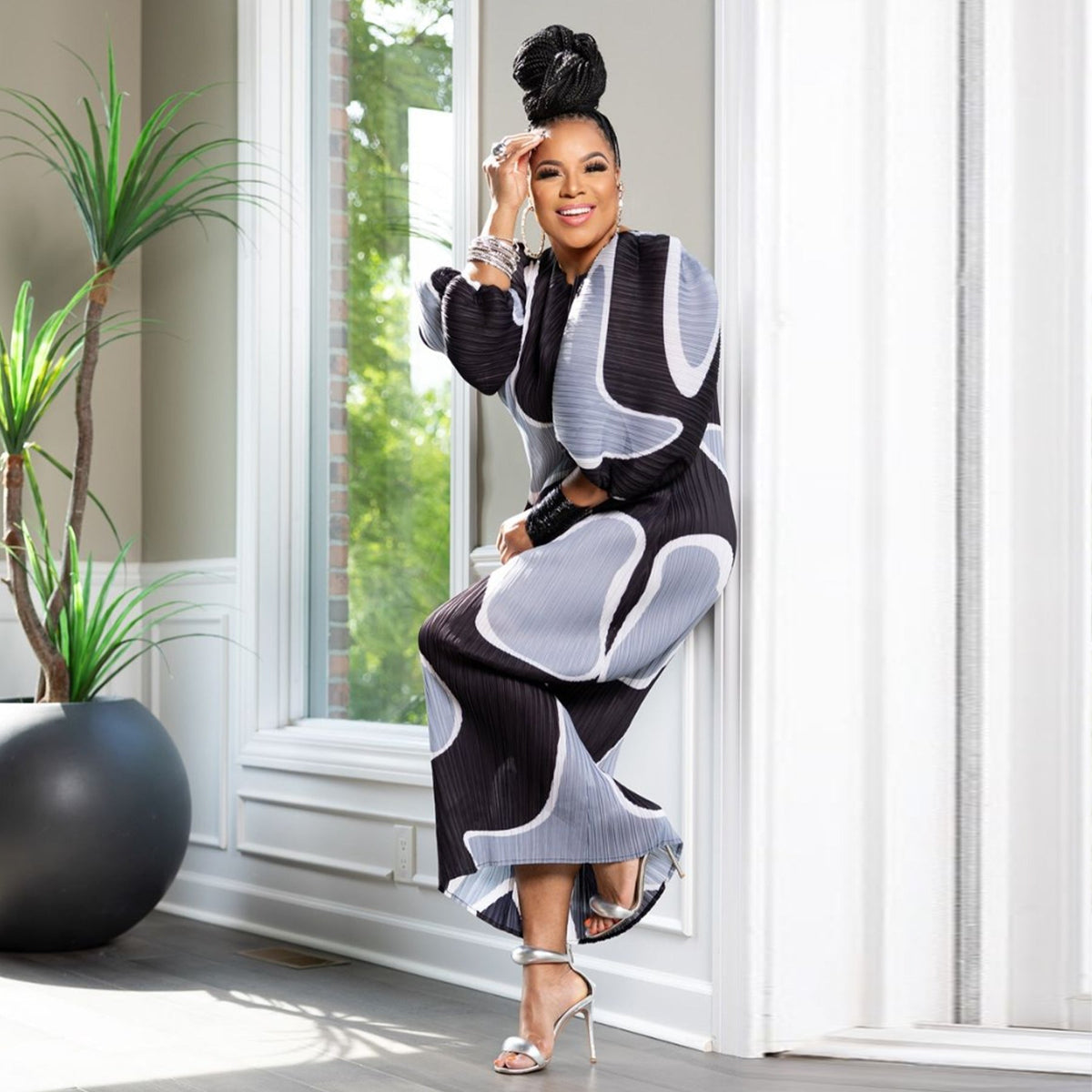 Crew Neck Puff Sleeve Abstract Print Plisse Belted Midi Dress