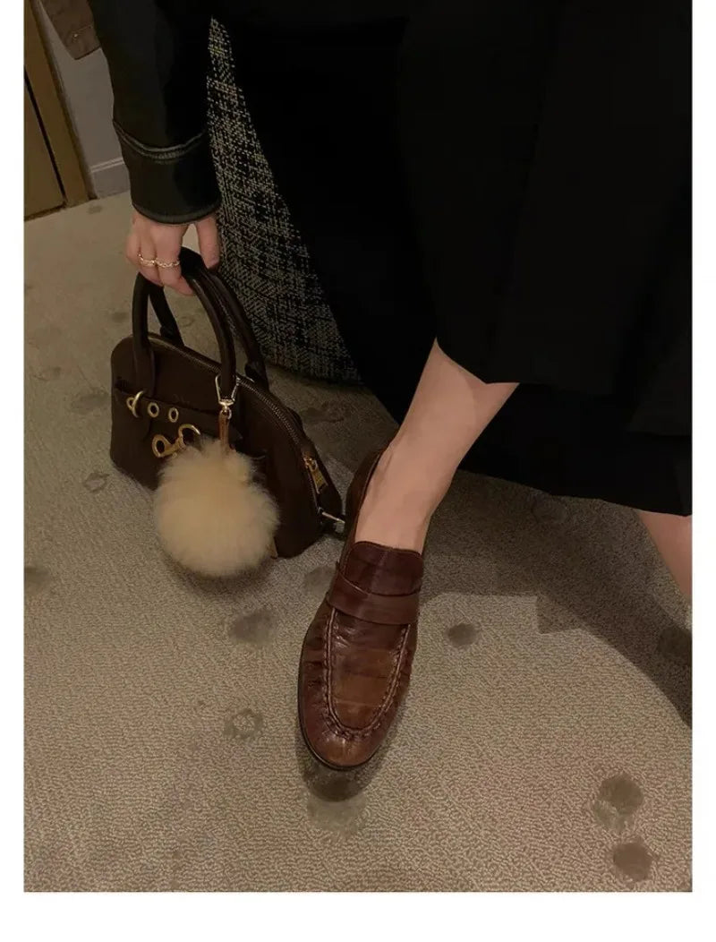 Retro Brown Soft Leather Brand Flats Women Fashion Pleated Design Loafers Comfort Outdoor Commuting Office Shoe Zapatos De Mujer