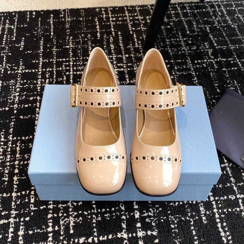 French Mary Jane Thick Heel Women's Shoes Hollow Out Spring 2025 Fashion Patent Leather Metal Buckle Office Dress Pumps Vintage