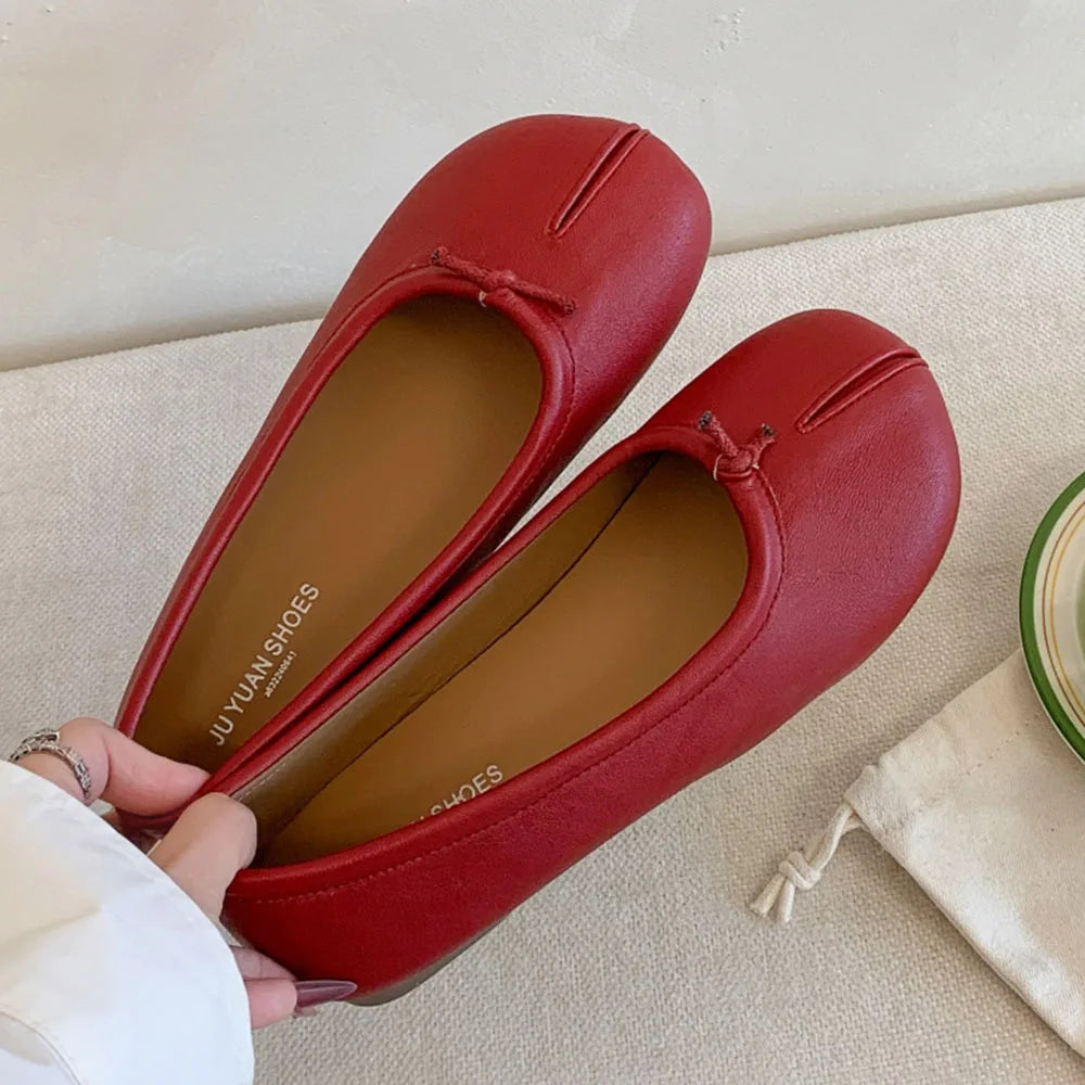 Women's Shiny Silver Ballet Flat Shoes Fashion Metallic Leather Slip-on Comfort Daily Commute Dating Dress Flat Mary Janes Shoes