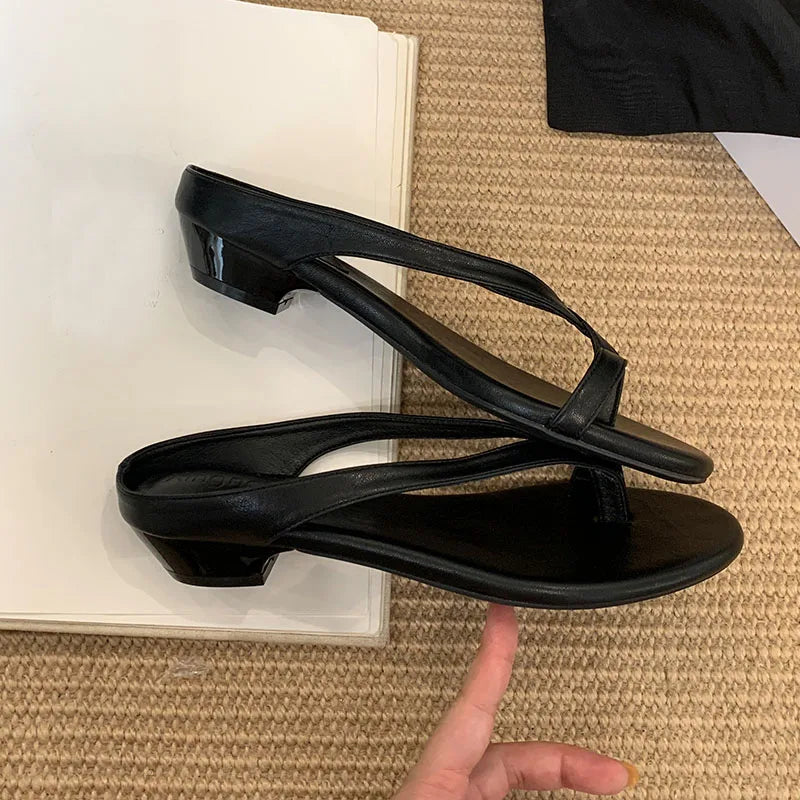 Luxury Footwear Low Heel Women Slippers Flip flops Shoes Fashion Round Toe Ladies Heeled Slippers Shoes Female Slides Sandals