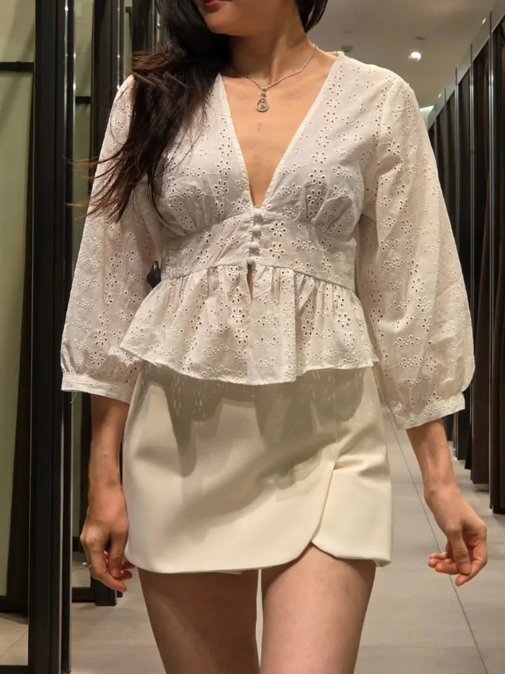 Women's commuting summer new fashion ethnic style hollow embroidery casual long-sleeved short shirt