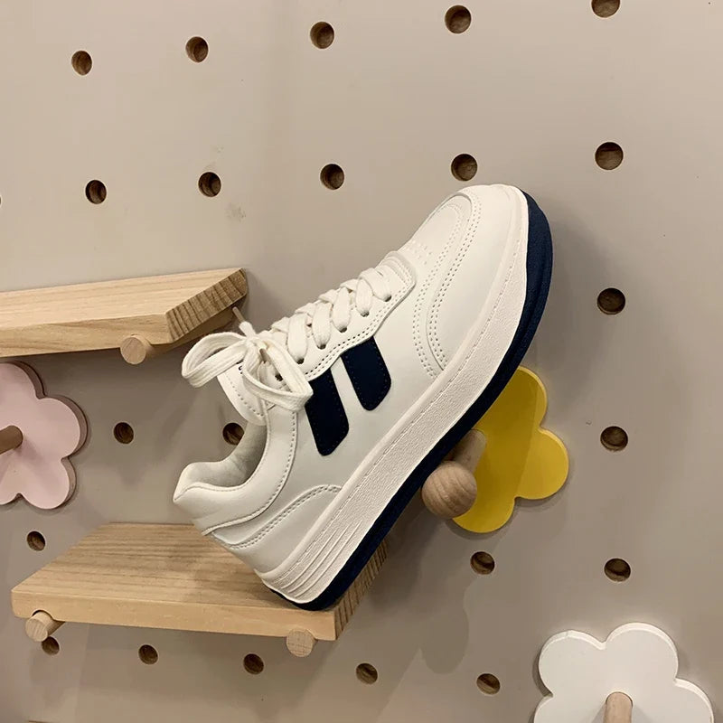 Spring Autumn New Lady Casual Shoes Mixed Color Breathable Women Board Sneakers Lightweight Designer Non-slip Outsole White
