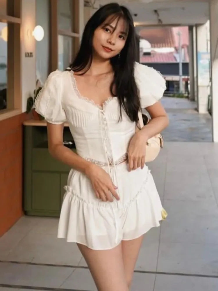 New Summer Short-sleeved Tops Solid Lace Edges V-neck Pleated Design Elegant White Shirt Fashion Holiday Party Crop Tops