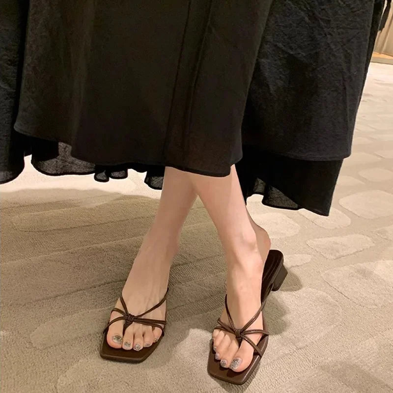 Summer Flip Flop Slippers Fashion Women's Narrow Band Flat Shoes Ladies Casual Outdoor Beach Slides Slippers Women Sandals