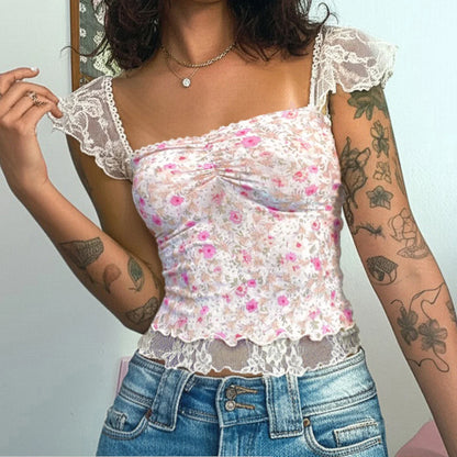 Floral Print Top Boho Aesthetic Contrast Color Lace Patchwork T-shirt French Style Slimming Folds Chest Clothing Summer