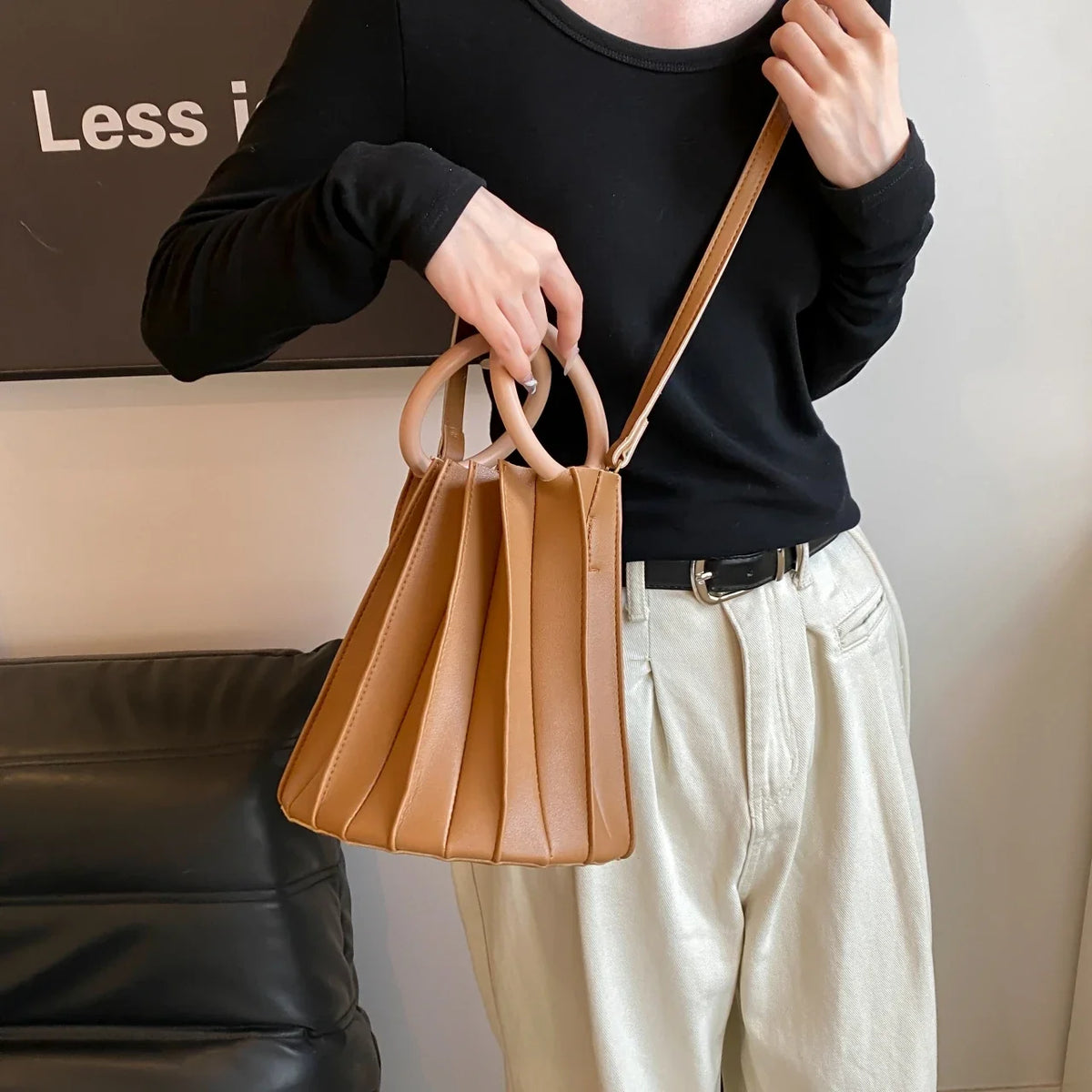 Retro Round Wood Handle Tote Clutch Bag For Women Designer Pleated Striped Bucket Handbag Pu Leather Shoulder Crossbody Bags