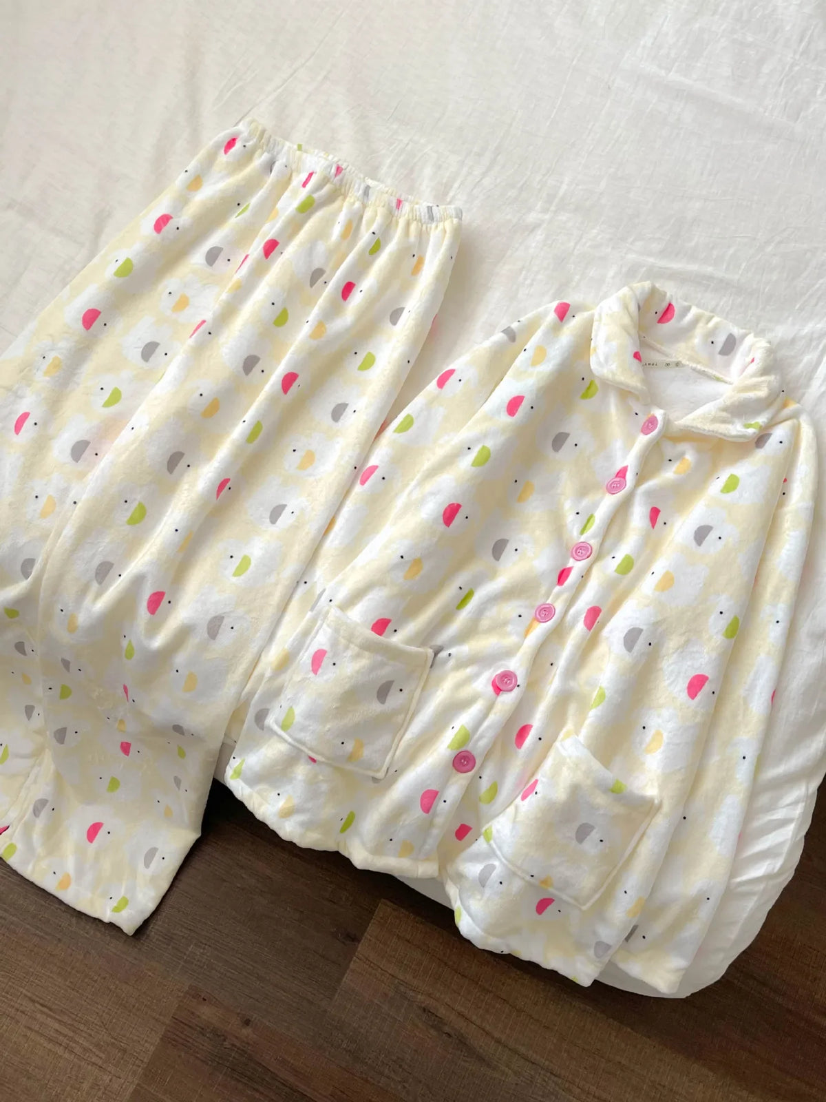 Cute Coral Fleece Long-Sleeve Womens Pants Set Winter 2026 Casual Home Wear Thick Fleece Lined Can Be Worn Outerwear Pajamas Set