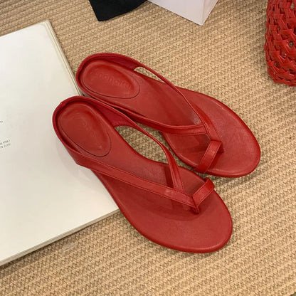 Luxury Footwear Low Heel Women Slippers Flip flops Shoes Fashion Round Toe Ladies Heeled Slippers Shoes Female Slides Sandals