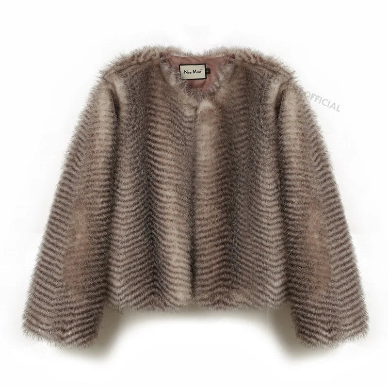 Luxury Brand Furry Cropped Faux Fur Coat Women Winter 2024 Iconic Street Fashion Week Girls Fluffy Short Fur Jacket