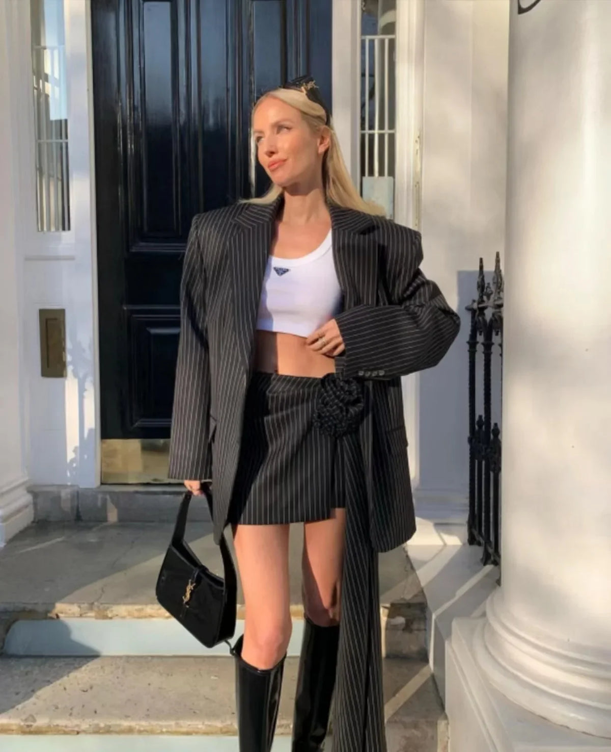 Fashionable Black Striped Irregular Design Short Skirt for Women's Spring Summer Chic Street Style Floral Decoration Half Skirts