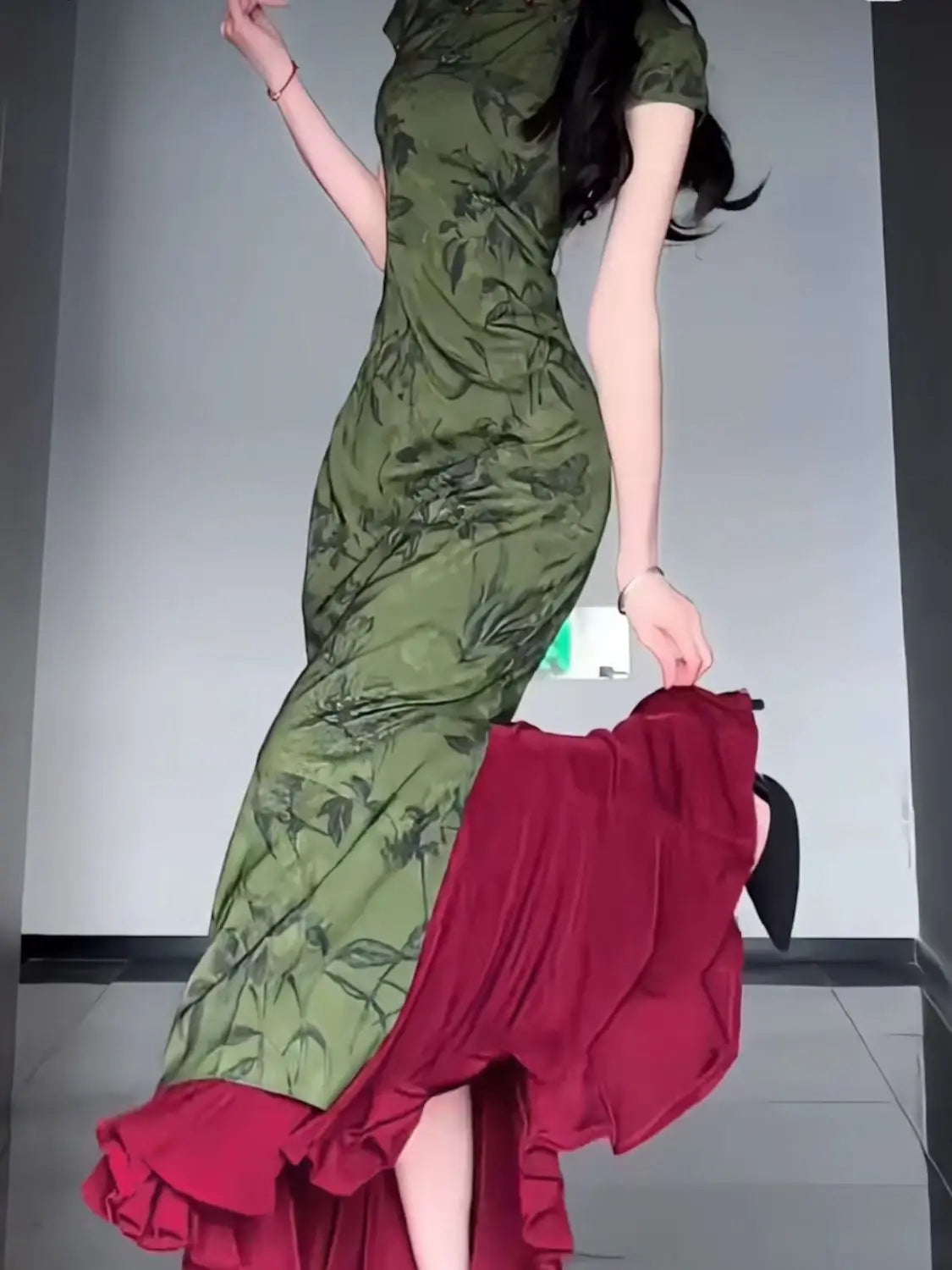 New Chinese Style - Bamboo Leaf Themed Classical and Elegant Qipao Dress Set, Red Mermaid Style Long Skirt Two-Piece Ensemble