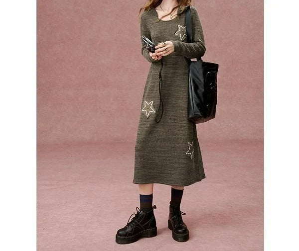 Autumn New Star Embroidered Long Sleeve Knitted Dress with Women's Design Sense Retro Look and Slimming Bottom Skirt