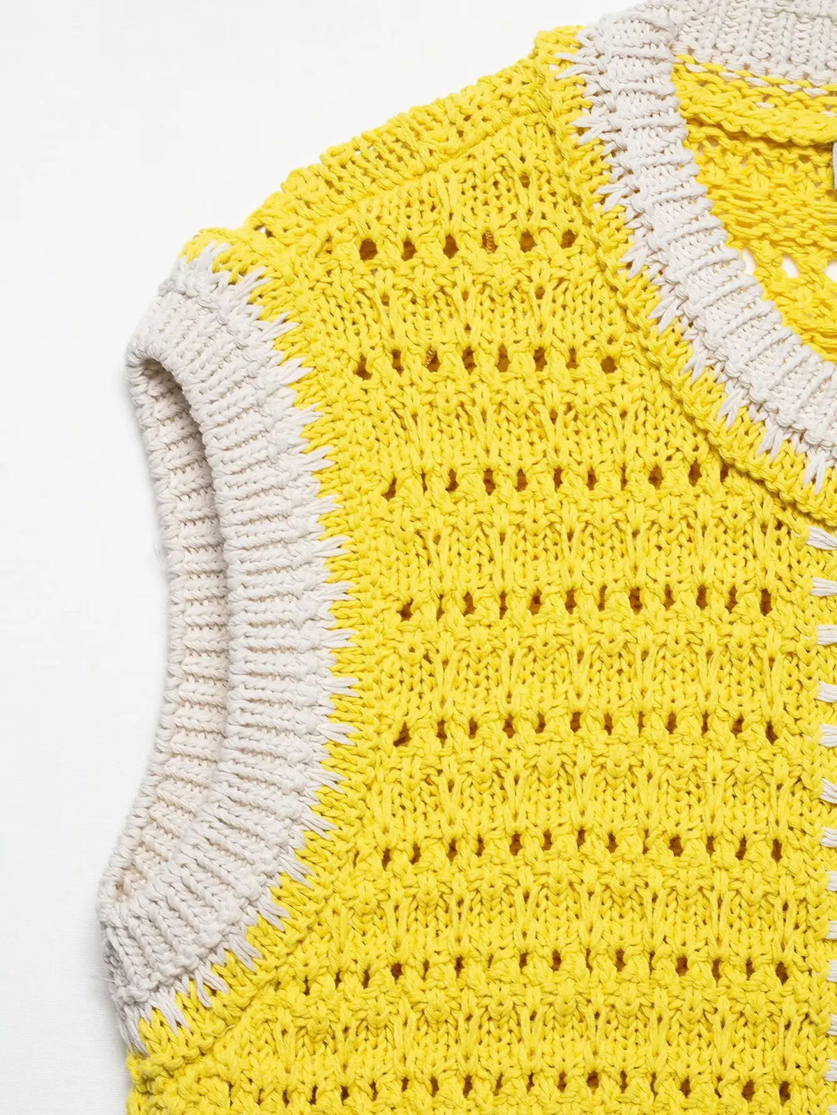 Women's Casual Solid Color Commuter Vest Top New Single-Breasted Short Knitted Sweater Vest Round Neck Sleeveless Top