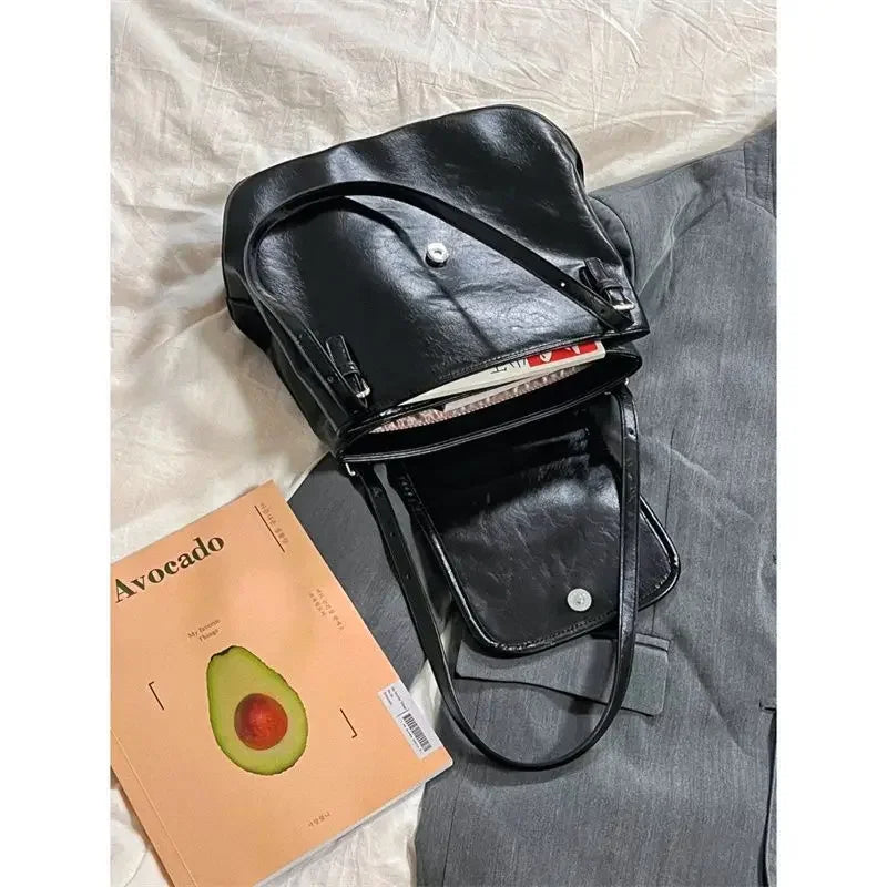 Large Capacity Retro Leather Single Shoulder Underarm Bag for Women's Autumn/winter New French Casual PU Tote Bag