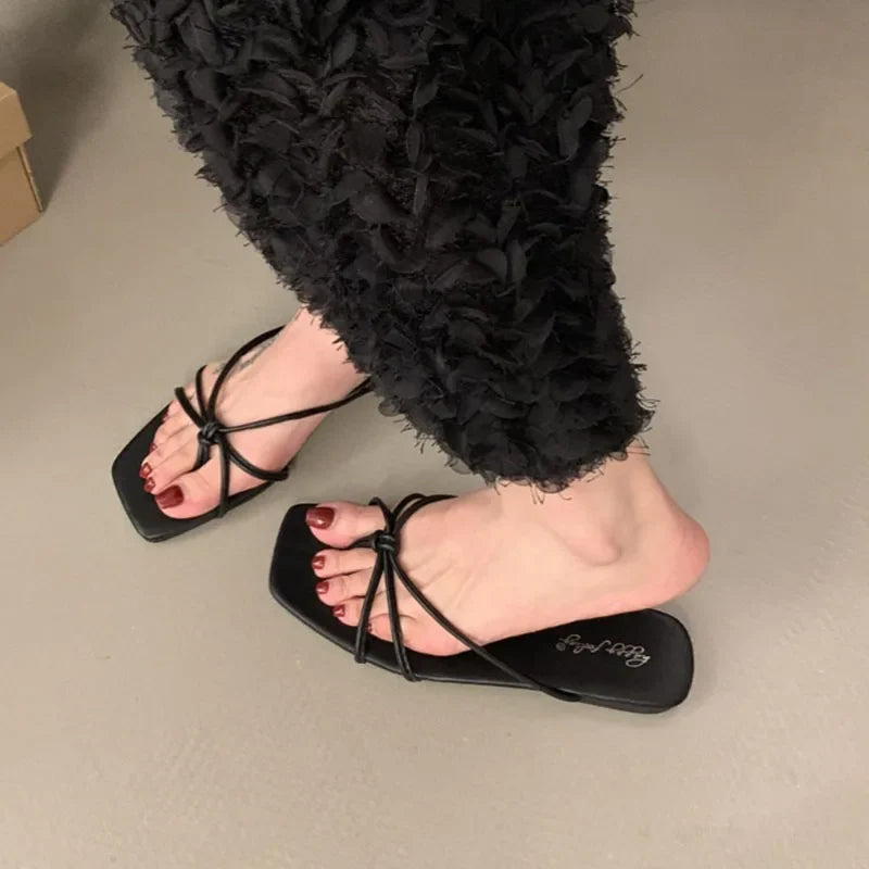 Red Summer Women Slippers Fashion Women's Narrow Band Flat Flip Flop Shoes Ladies Casual Outdoor Beach Slides Sandalias Muj