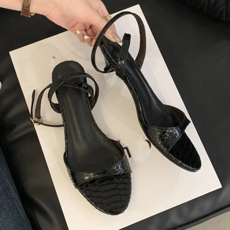 Fashion Round Toe Ladies Low Heel Sandals Shoes New In Summer Female Ankle Buckle Elegant Women Heeled Sandals Shoes Pumps