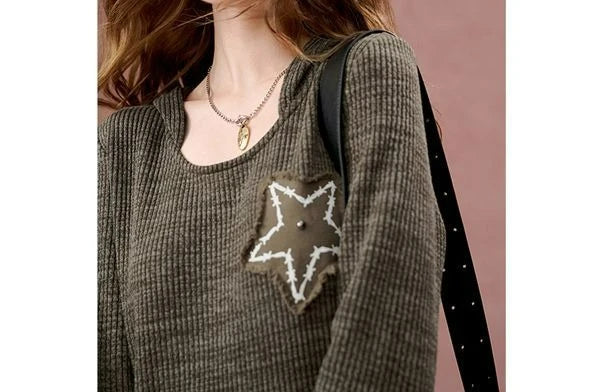 Autumn New Star Embroidered Long Sleeve Knitted Dress with Women's Design Sense Retro Look and Slimming Bottom Skirt
