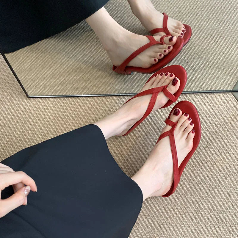 Luxury Footwear Low Heel Women Slippers Flip flops Shoes Fashion Round Toe Ladies Heeled Slippers Shoes Female Slides Sandals