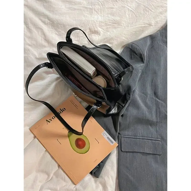 Large Capacity Retro Leather Single Shoulder Underarm Bag for Women's Autumn/winter New French Casual PU Tote Bag