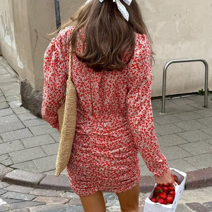 New French retro floral deep V-pleated long sleeved dress with a stylish and stylish design