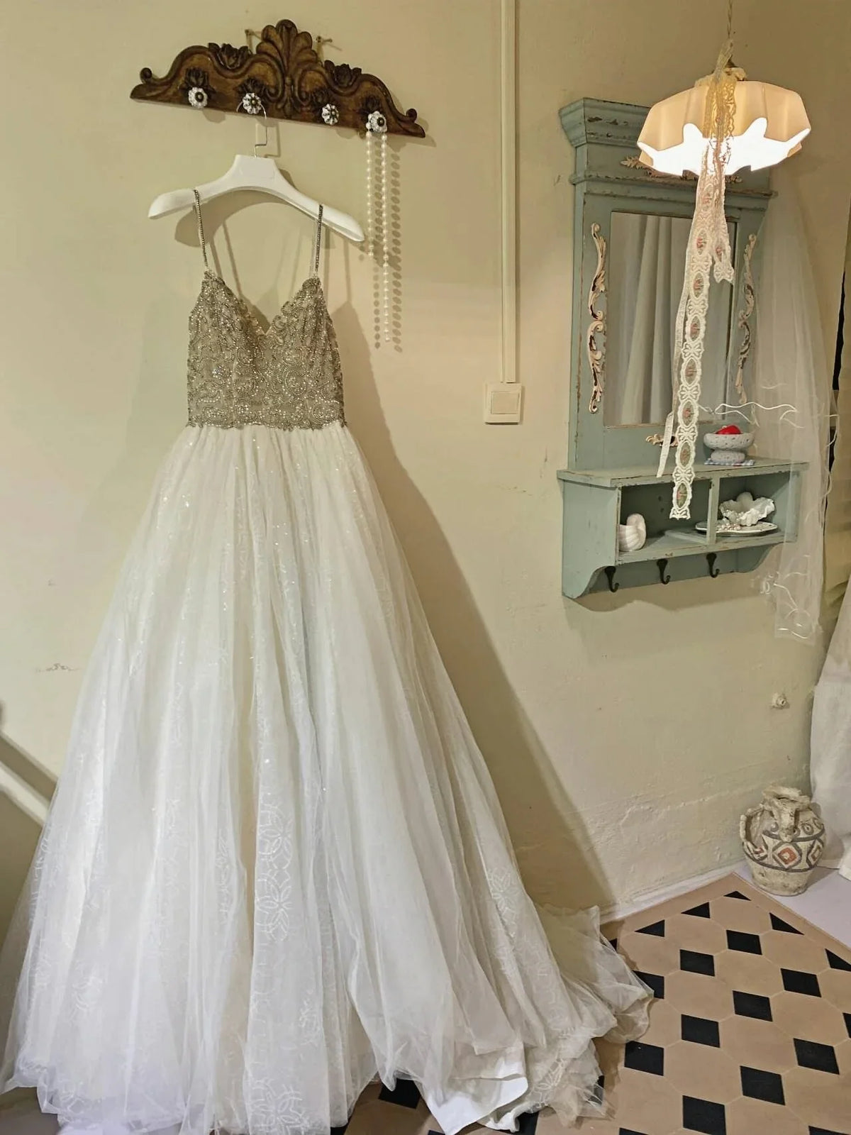 Elegant Off-White Prom Dress A-Line Spaghetti Strap Sleeveless Sweetheart Neckline Formal Occasion Bridesmaid Banquet Gown