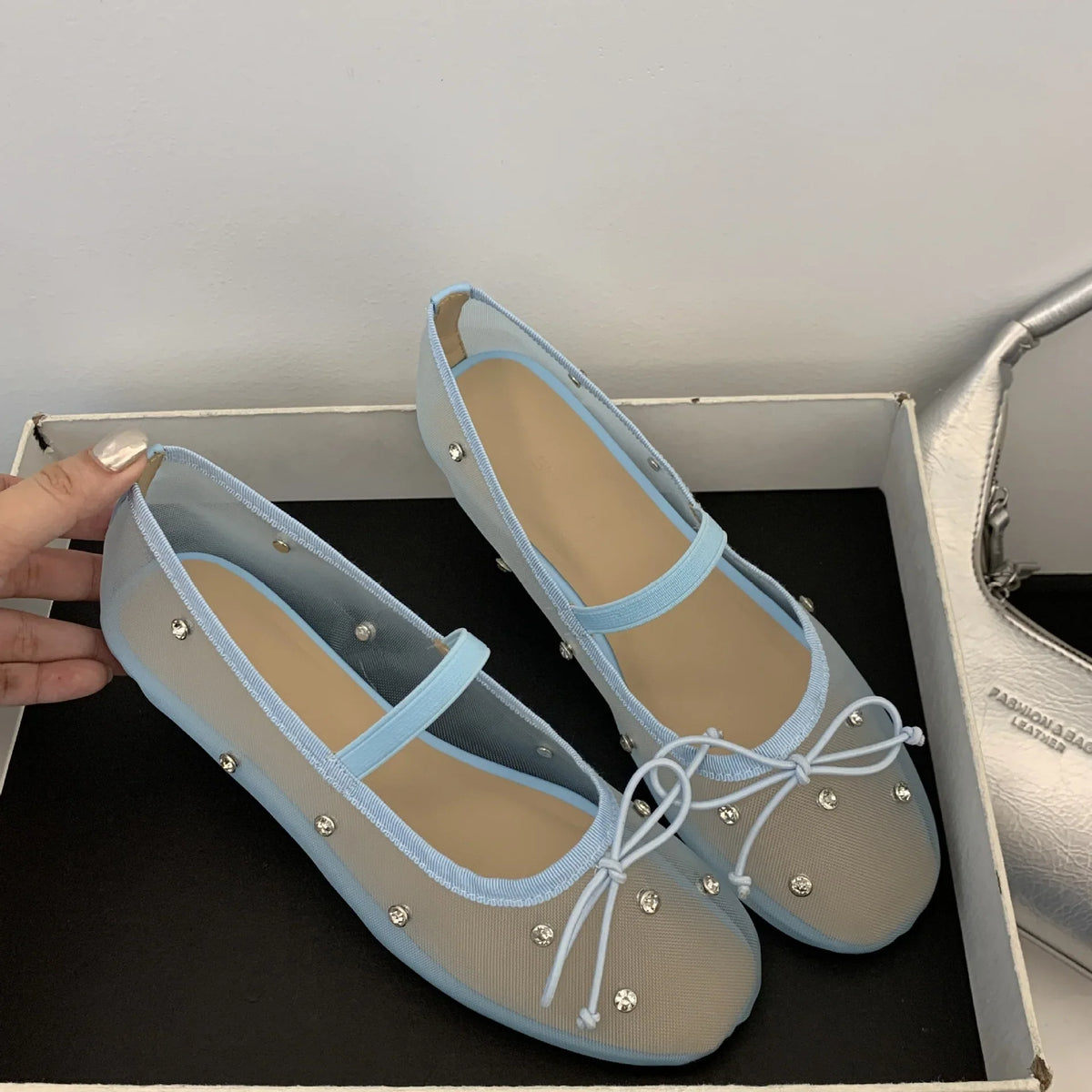 Water diamond mesh breathable shallow mouth single shoe for women's summer outdoor wear 2025 new flat bottomed bow ballet shoes