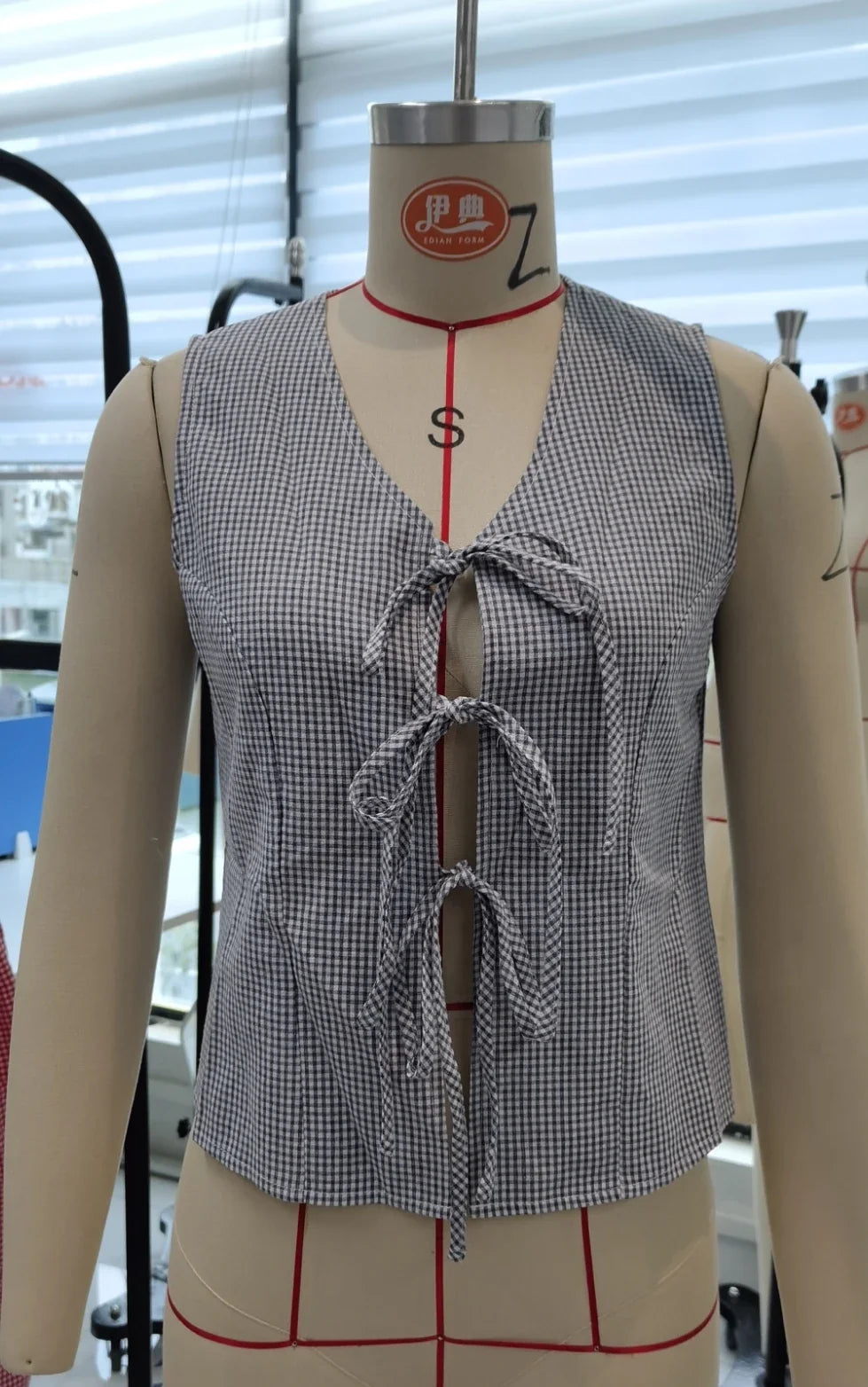 Y2k Tie Front Tank Top for Women Sleeveless Gingham Peplum Crop Top Cute Striped Ruffle Hem Summer Babydoll Vest