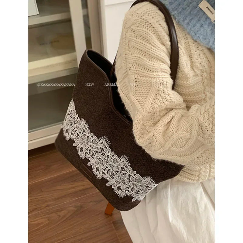 Korean Niche Canvas Bag for Women Autumn Winter Fashion Large Capacity Shoulder Versatile Commuting Tote Bags