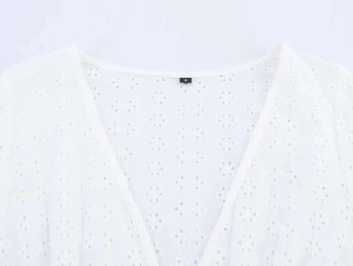 Women's commuting summer new fashion ethnic style hollow embroidery casual long-sleeved short shirt