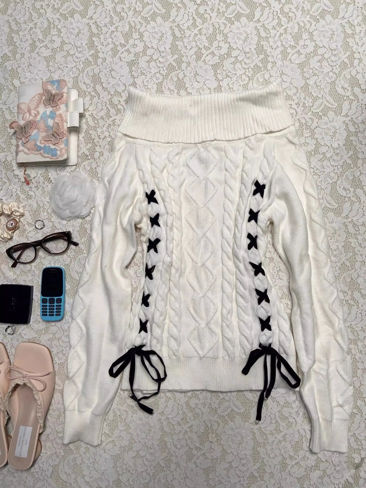 Millennium y2k white lace-up one-shoulder lapel sweater for women's autumn and Winter 2025 new style American retro knitted top
