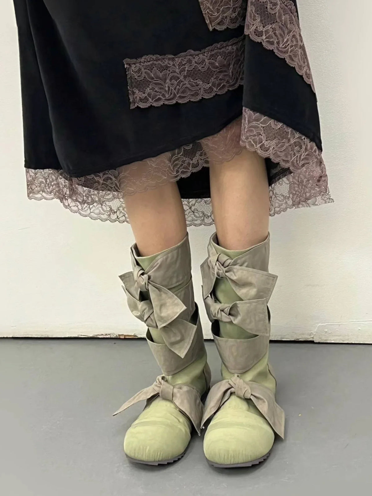 Fashion Women Middle Boots Bow Cross Strap Solid Color Autumn Winter Knee High Boots Ladies Thick Sole Platform Outdoor Shoes Pu