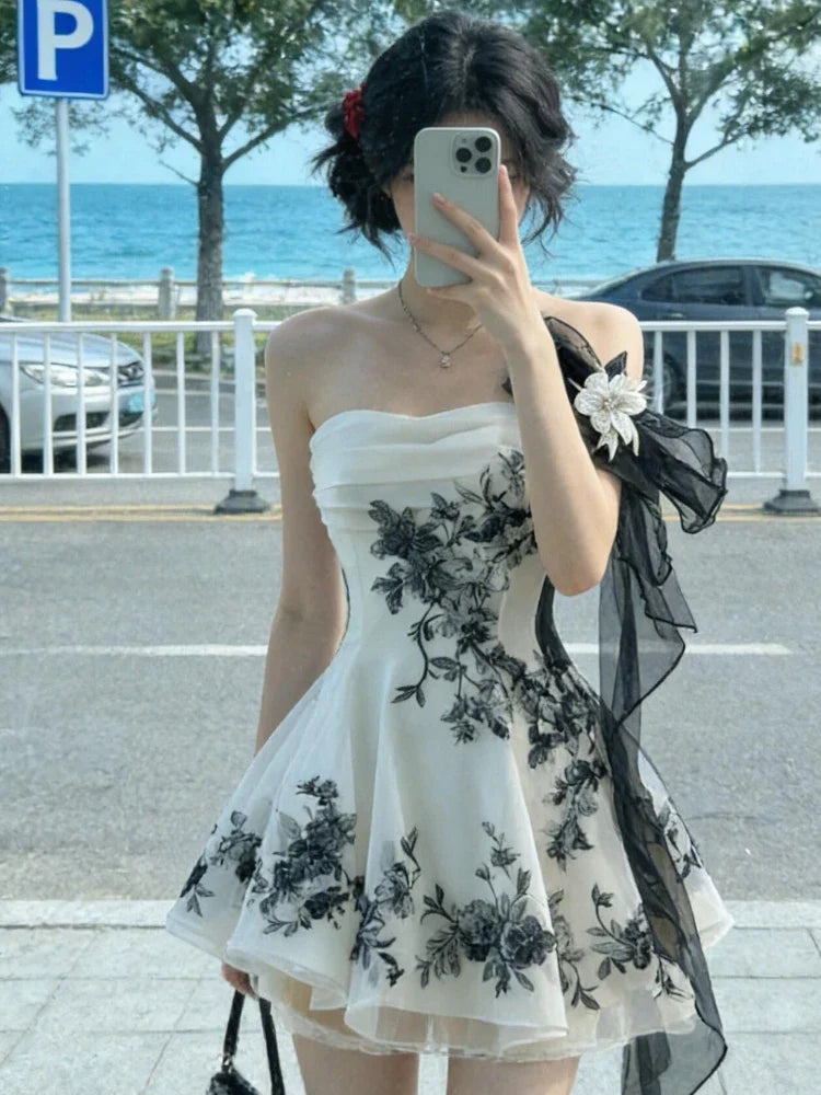 Vintage Style Off Shoulder Strapless Dresses Women Spring Summer New Elegant Slim Short Dress Fashion Design Party Outfits