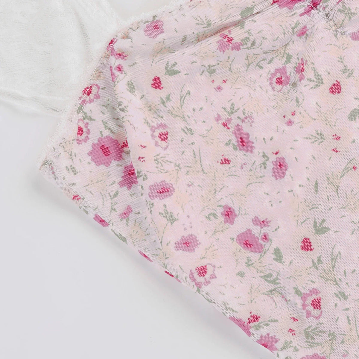 Floral Print Top Boho Aesthetic Contrast Color Lace Patchwork T-shirt French Style Slimming Folds Chest Clothing Summer