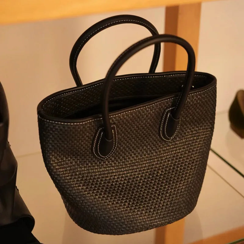 Summer New Straw Weave Women's Bag, Ins Small and Unique Design Handbag, Bucket Style Vacation Bag, Large Capacity Crossbod